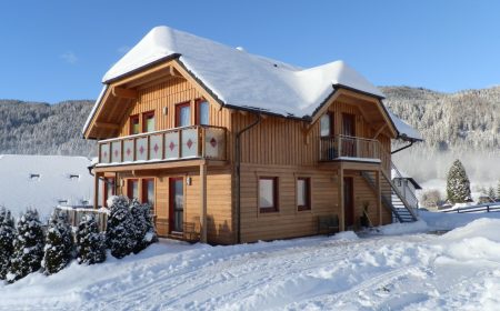 Apartment-Haus im Winter